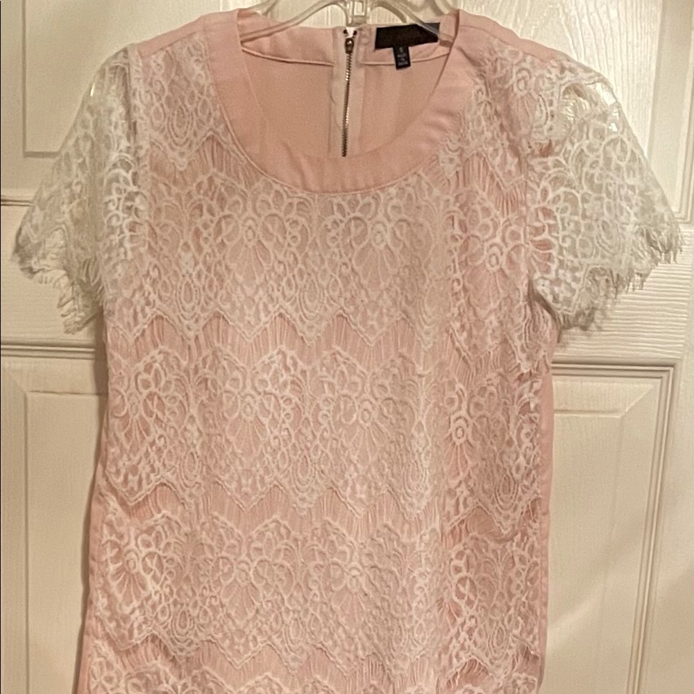 Leo meets Virgo SS blouse, zip back Armpit to armpit 17”